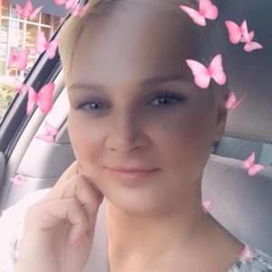 Meet your Posher, Eva